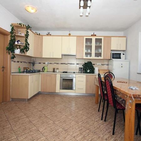 4 Bedroom Apartment In Tisno Εξωτερικό φωτογραφία