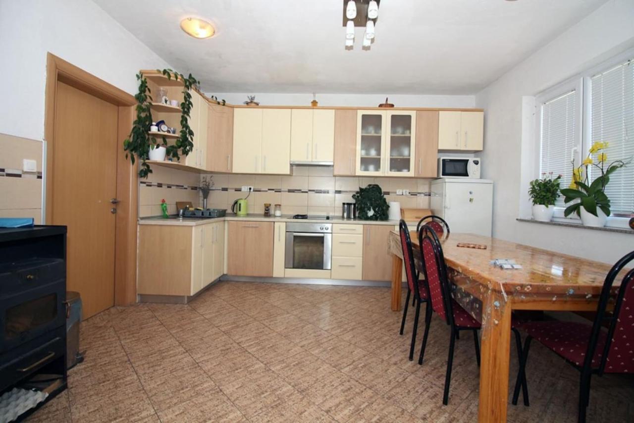 4 Bedroom Apartment In Tisno Εξωτερικό φωτογραφία