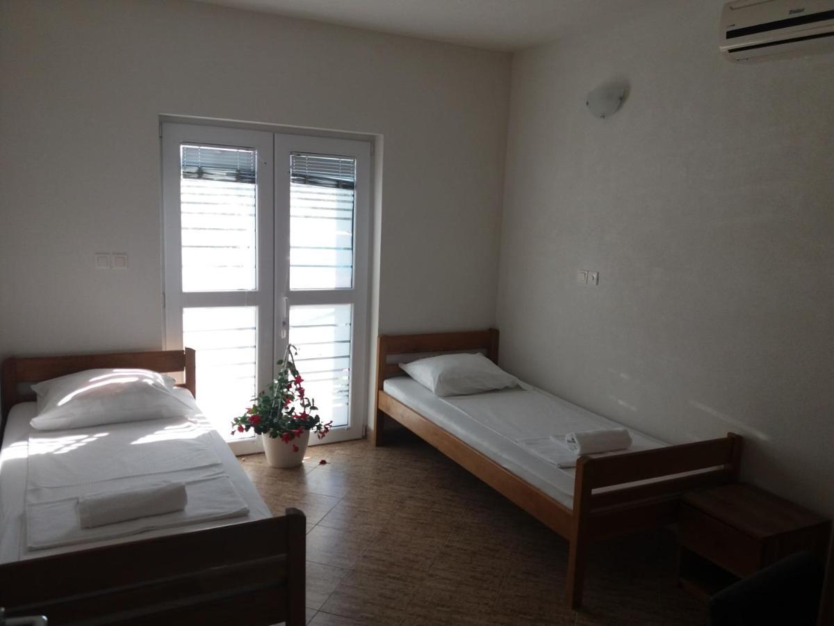 4 Bedroom Apartment In Tisno Εξωτερικό φωτογραφία