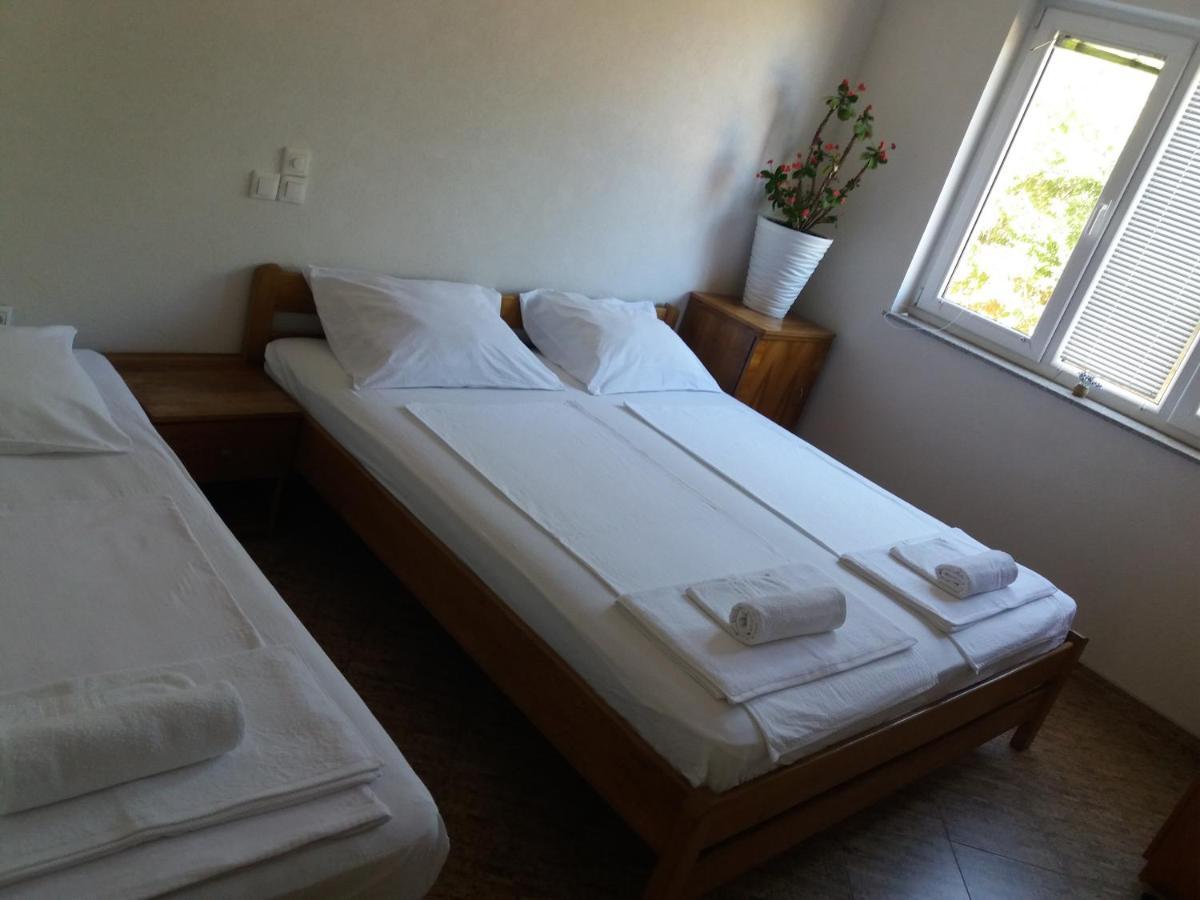 4 Bedroom Apartment In Tisno Εξωτερικό φωτογραφία